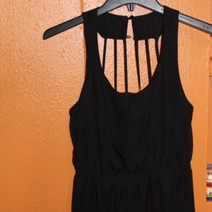 Black sleeveless dress